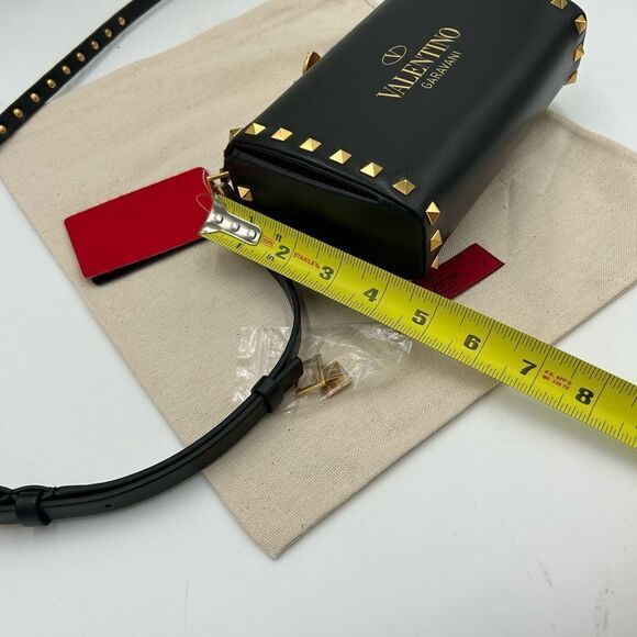 Women’s Valentino Garavani rock, stud, leather shoulder bag made in Italy - Picture 14 of 16